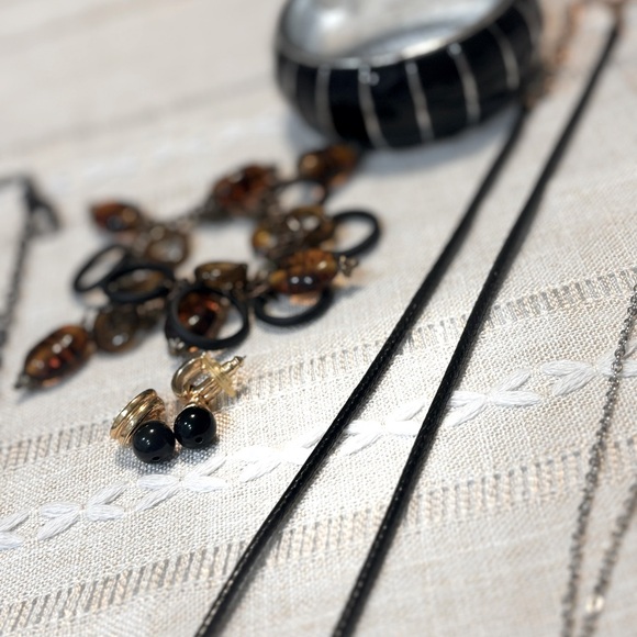 Vintage to modern jewelry bundle - Picture 4 of 6